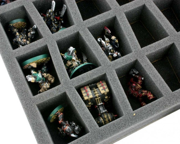 FS050C4BO Plateau en mousse de 50 mm avec base et 28 emplacements pour les modèles de table plus grands